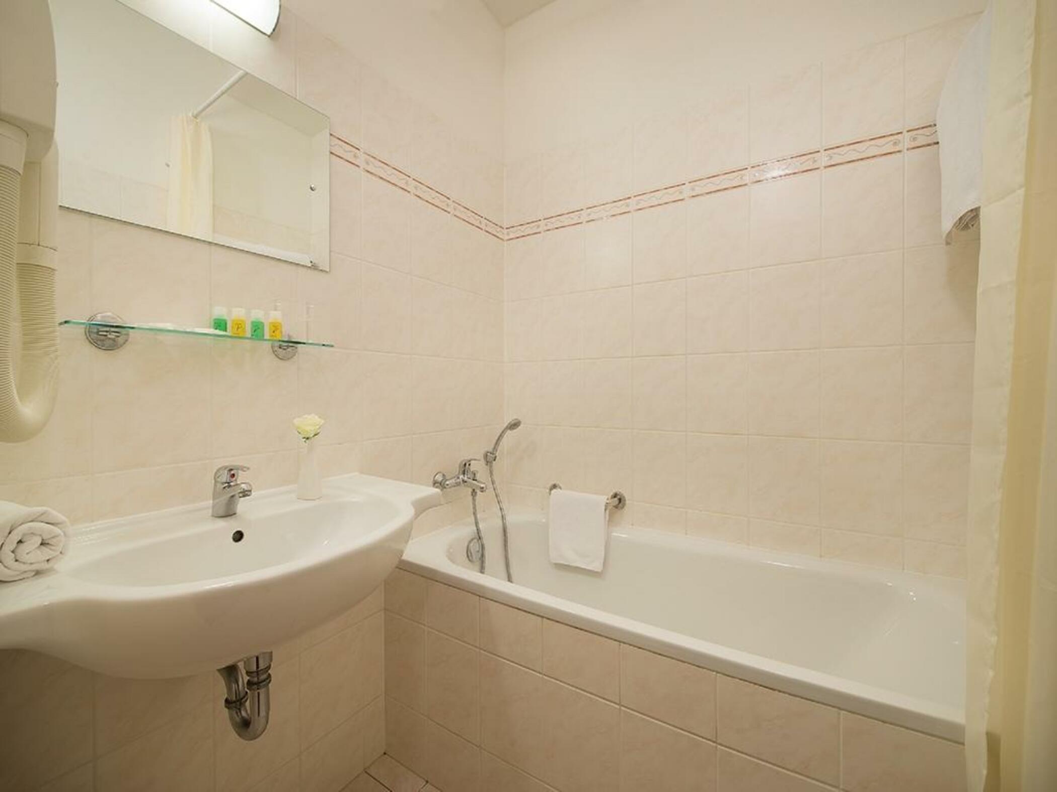 Hotell Rezidence Emmy 4*