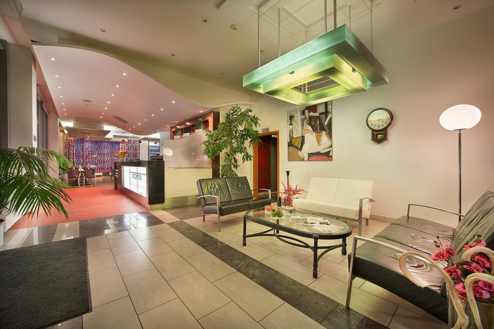 Rezidence Emmy Hotell 4*