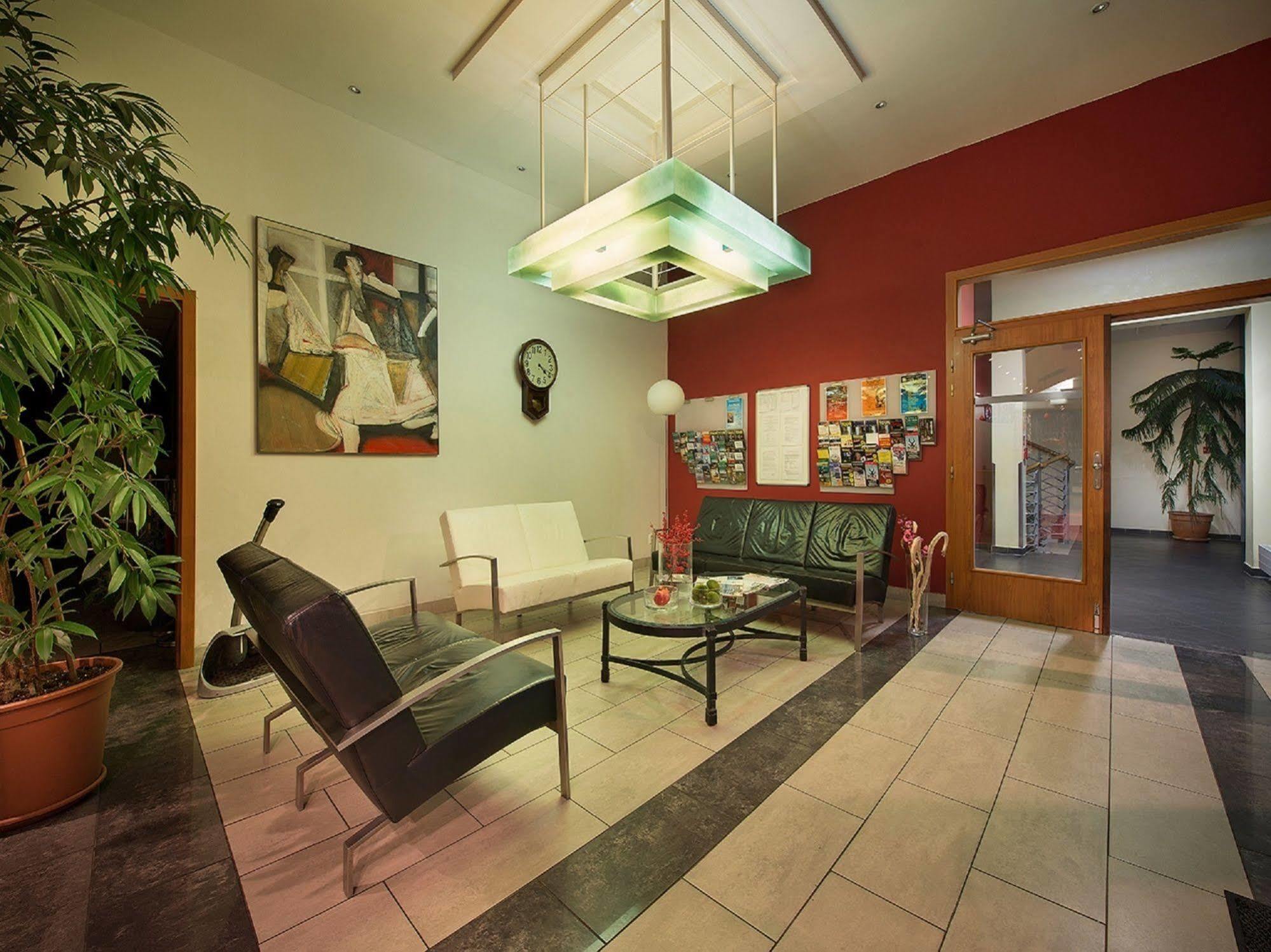 Rezidence Emmy Hotell 4*